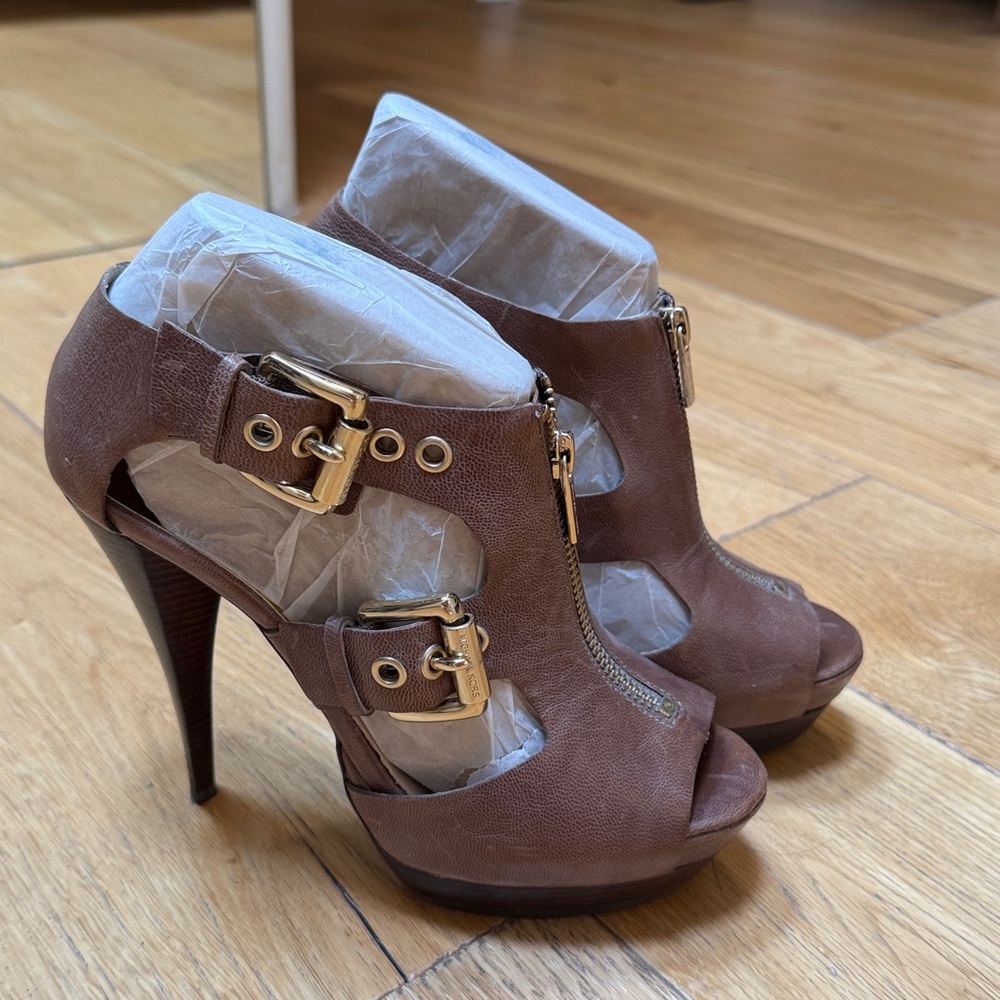 Michael Kora Brown Leather Gold Buckle Heels